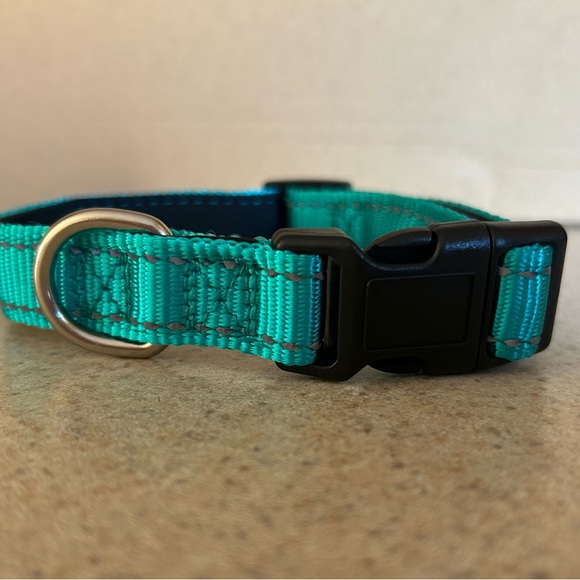 REFLECTIVE DOG COLLAR (NWT) - Picture 4 of 6